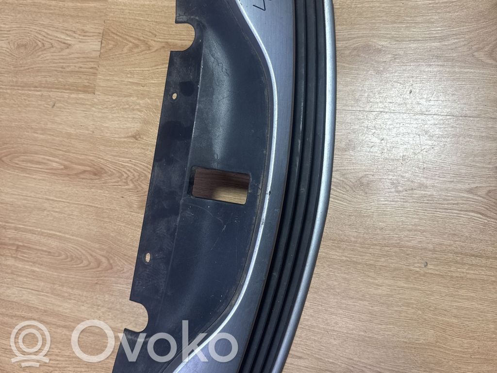 Renault Laguna II Front bumper upper radiator grill 