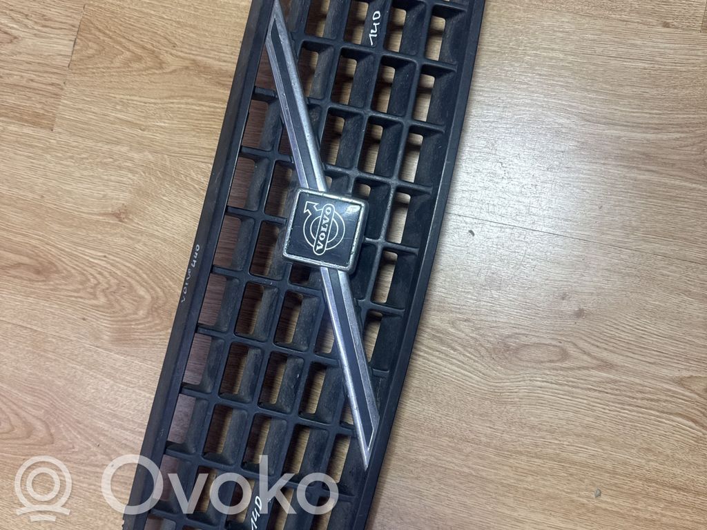 Volvo 440 Front bumper upper radiator grill 