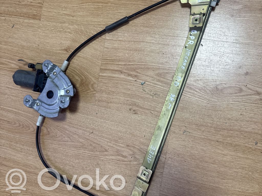 Renault Megane I Elektryczny podnośnik szyby drzwi przednich 