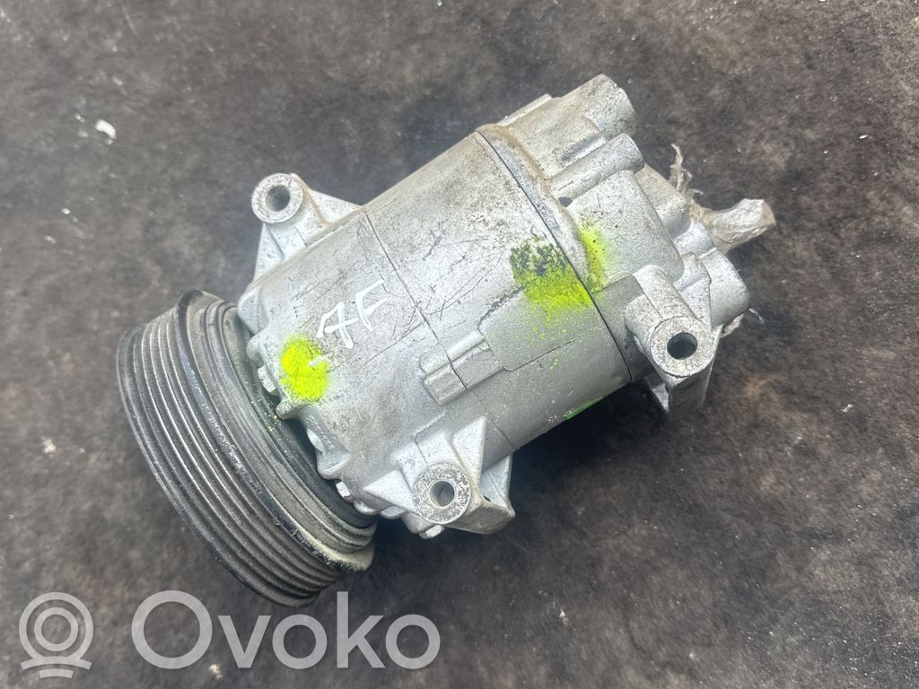 Kompresor / Sprężarka klimatyzacji A/C   699746,136656