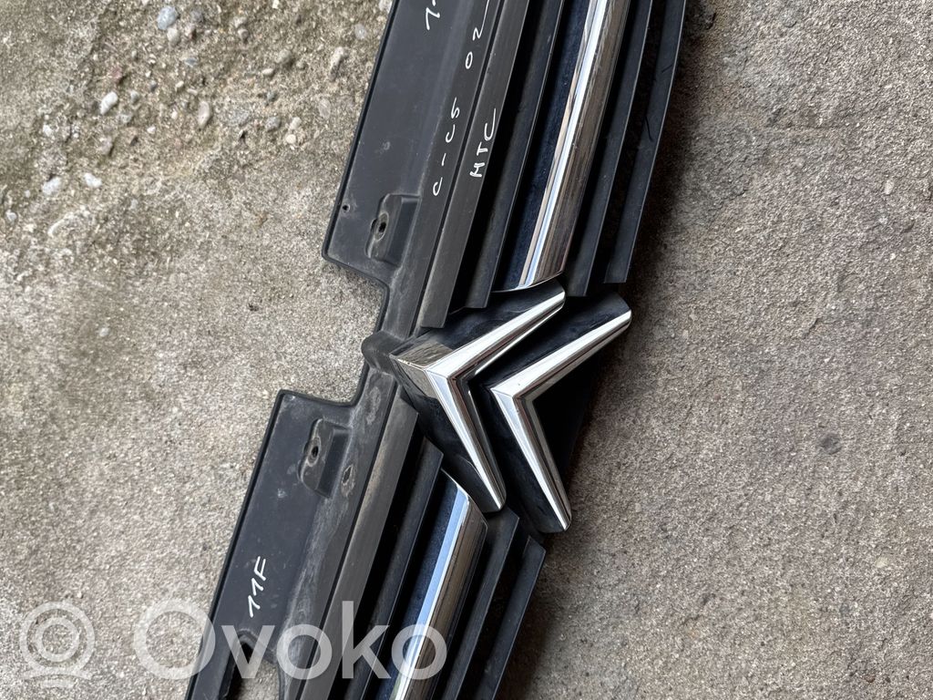 Citroen C5 Front bumper upper radiator grill 
