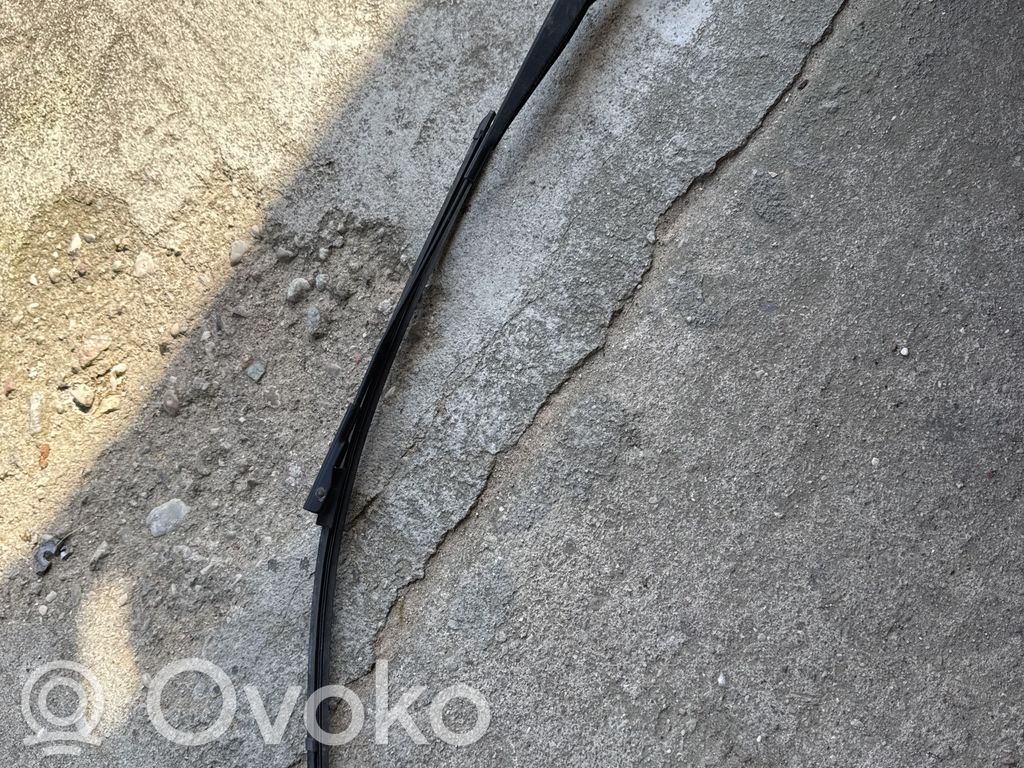 Ford Focus Front wiper blade arm 