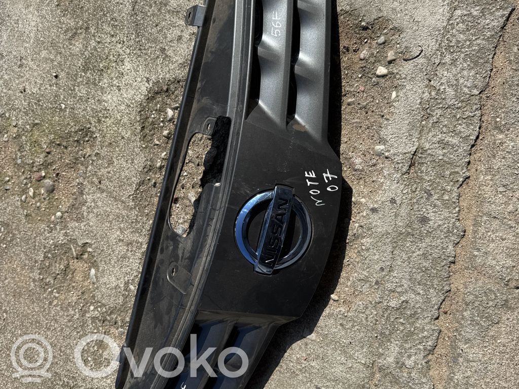 Nissan Note (E11) Front bumper upper radiator grill 