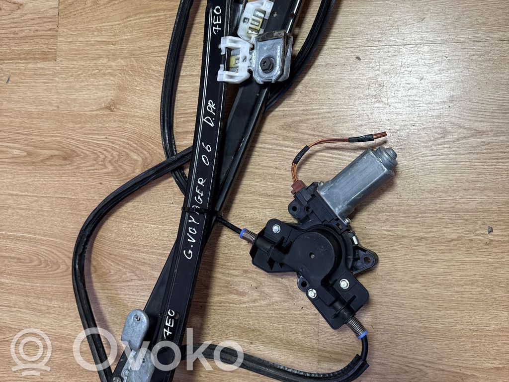 Chrysler Grand Voyager IV Elektryczny podnośnik szyby drzwi przednich 