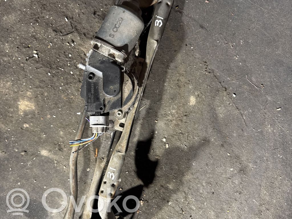Mazda 5 Front wiper linkage and motor 