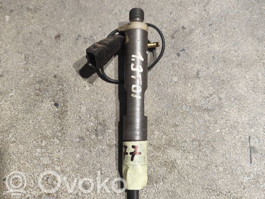 Volkswagen PASSAT B5 Inyector de combustible 