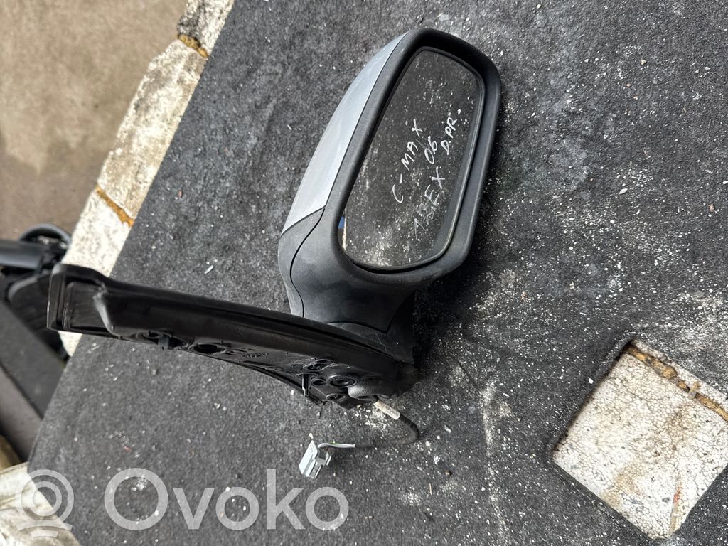 Elektryczne lusterko boczne drzwi przednich   015847,025847