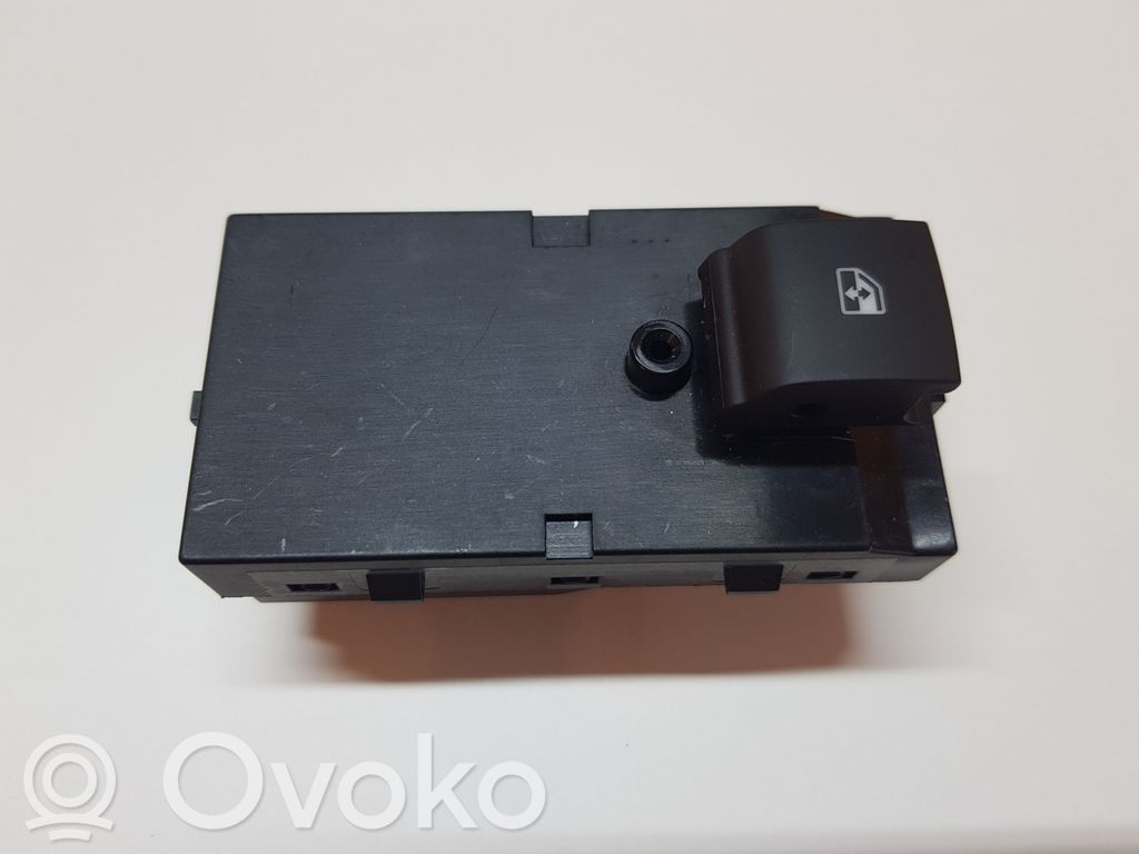 Buick Encore I Electric window control switch 