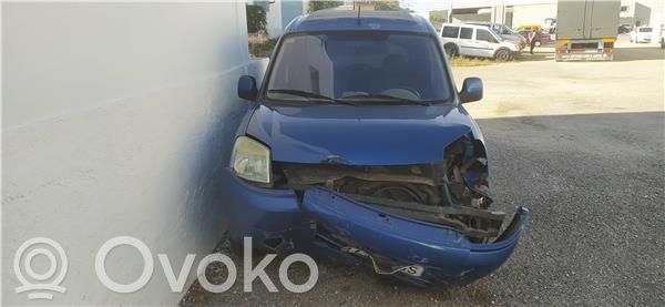 Citroen Berlingo Takavalon polttimo 