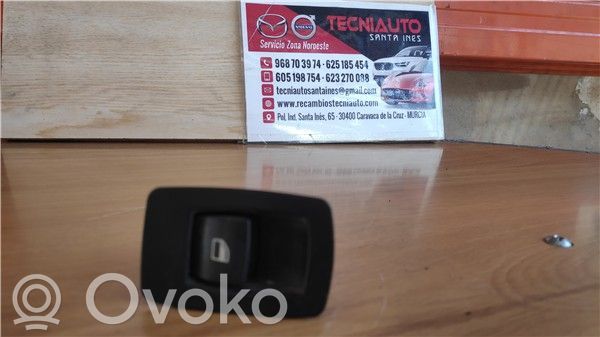 Electric window control switch   15979800,6935534
