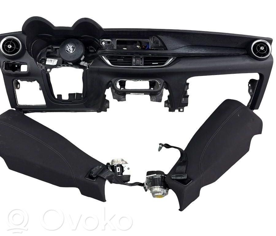 Alfa Romeo Stelvio Panel de instrumentos 