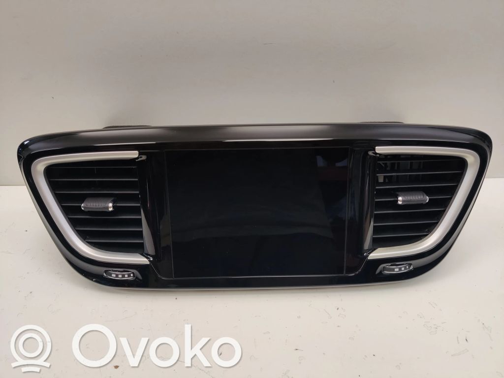 Chrysler Pacifica Screen/display/small screen 