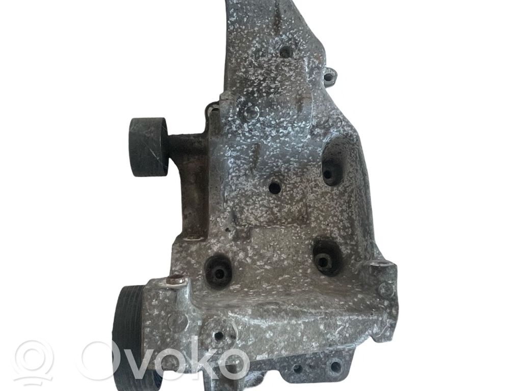 BMW 3 E92 E93 Supporto del generatore/alternatore 