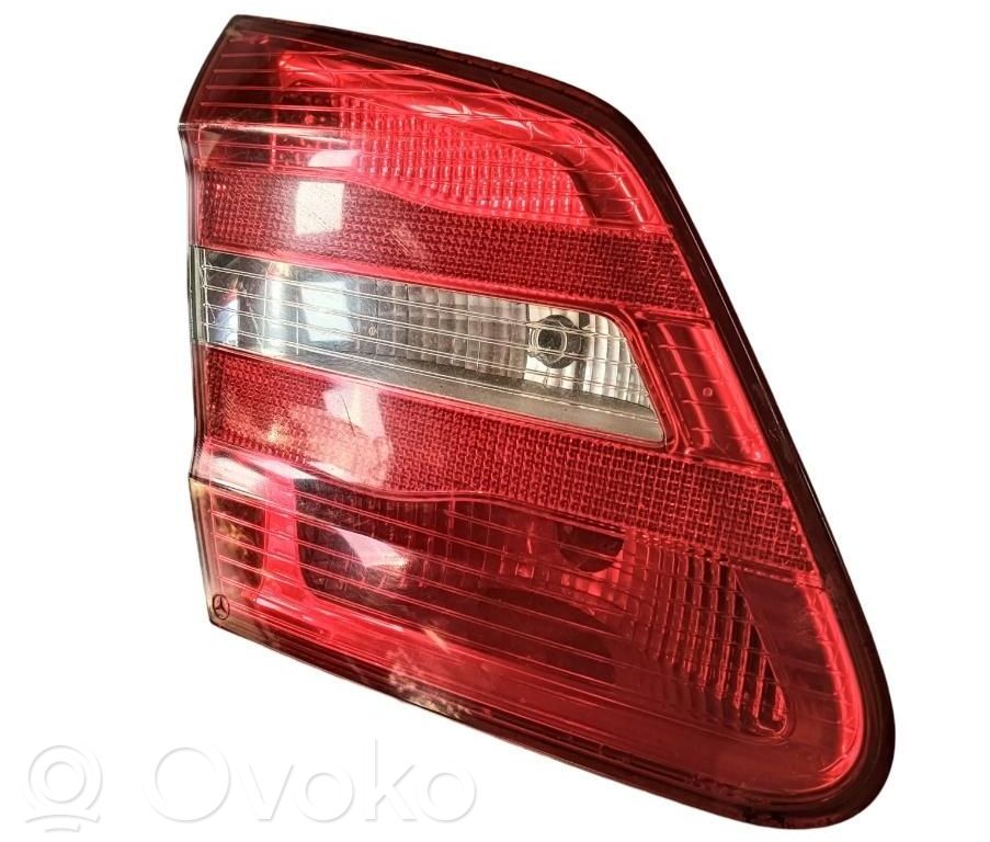 Mercedes-Benz B W246 W242 Lampă spate în capacul portbagajului 
