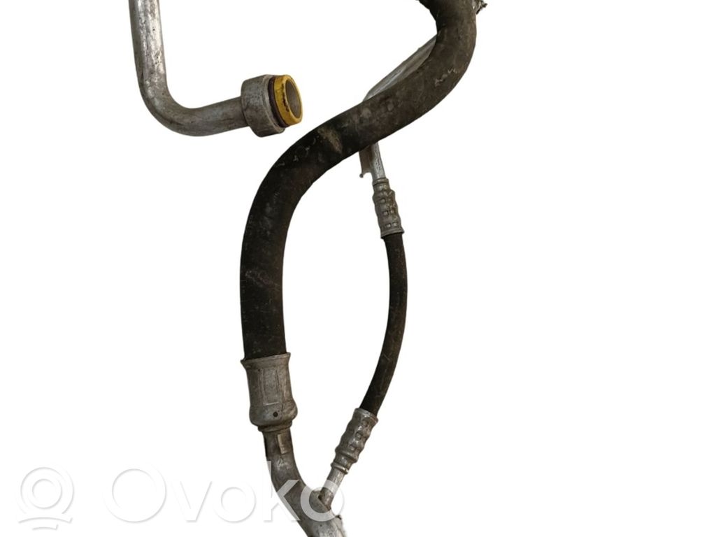 Ilmastointilaitteen putki (A/C)