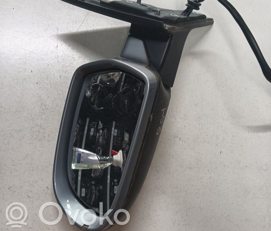Audi A5 8T 8F Elektryczne lusterko boczne drzwi przednich 