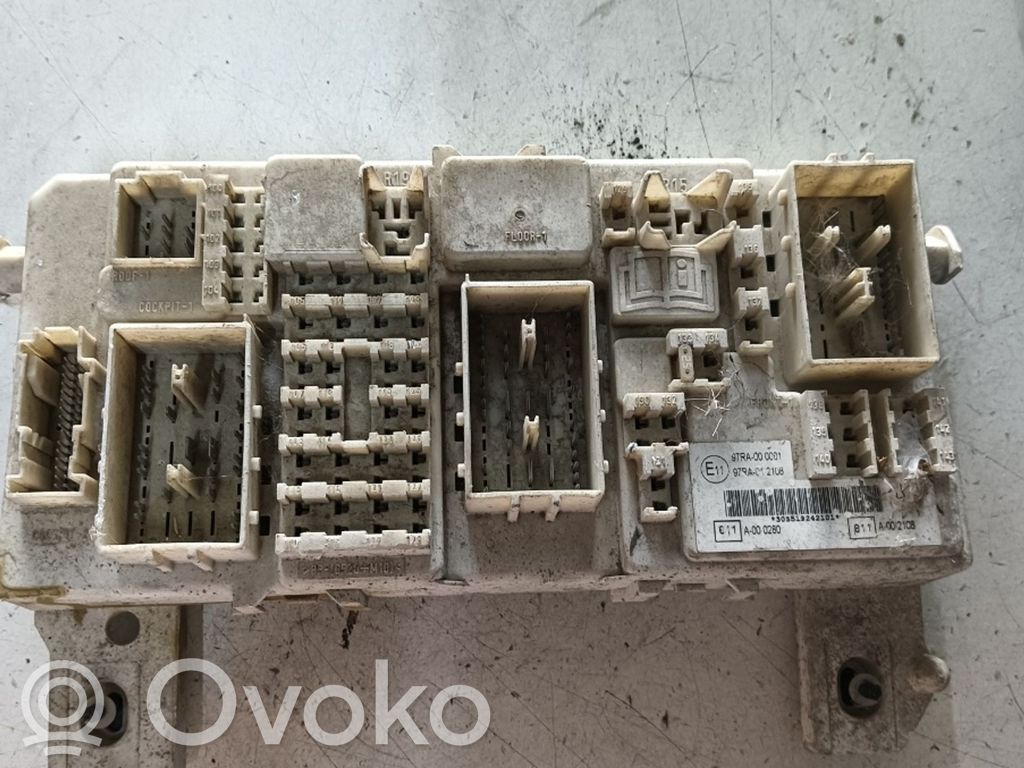 Блок предохранителей   7M5T14014