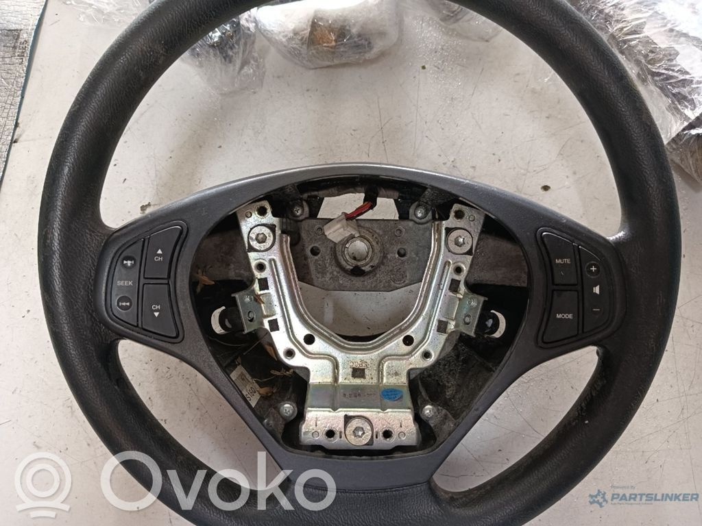 Ohjauspyörä   561101H190EQ