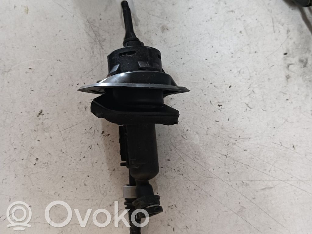 Kytkimen pääsylinteri   3M517A543AE