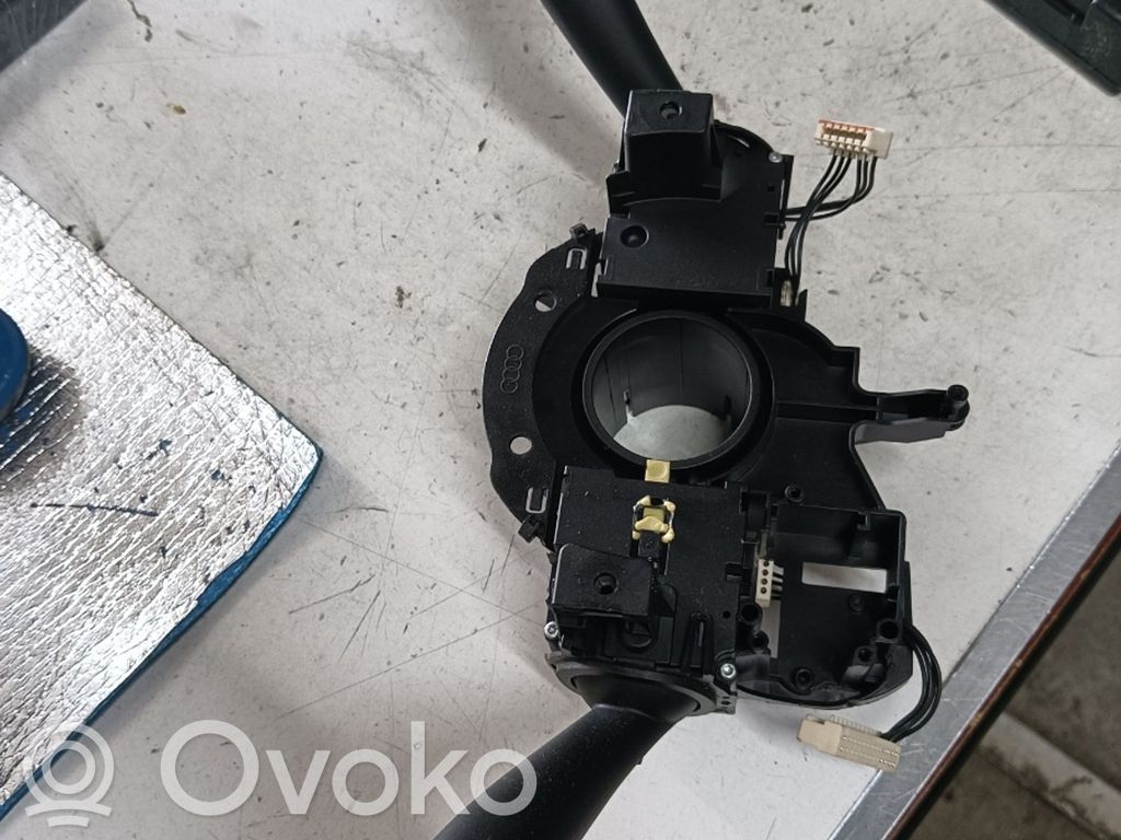 Suuntavilkun vipu   8K0953502BJ
