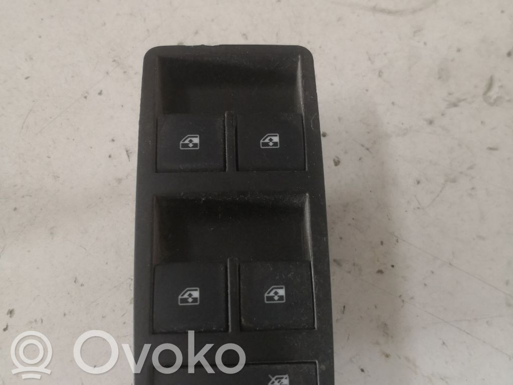 Electric window control switch   0000840401