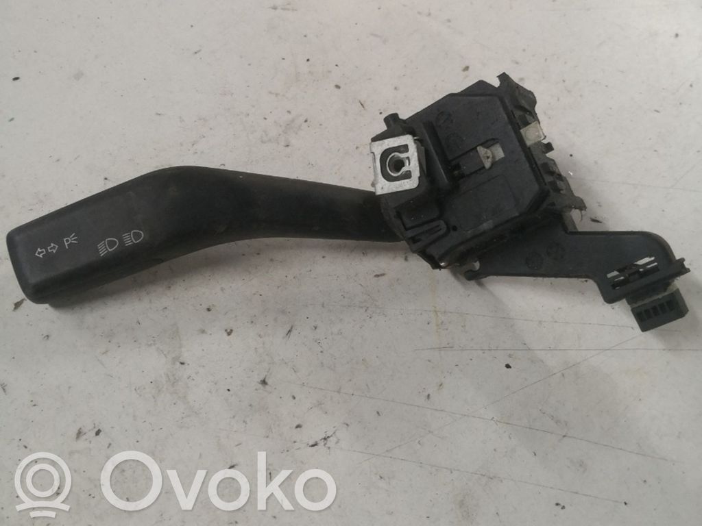 Suuntavilkun vipu   1K0953513CN