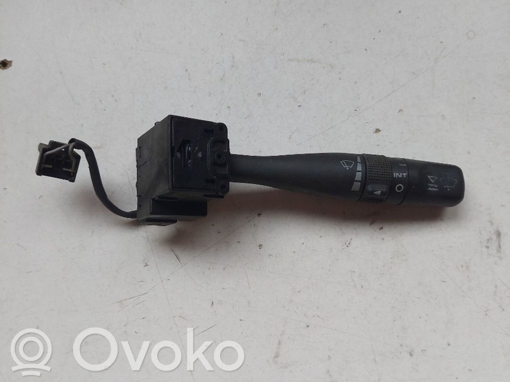 Pyyhkijän vipu   M8670