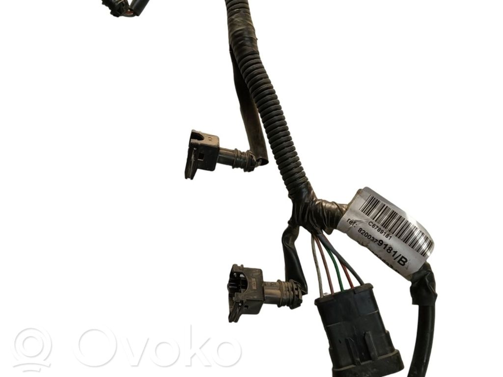 Polttoainesuuttimien johdot   8200379181