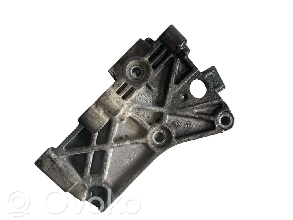 Dacia Duster Engine mount bracket 