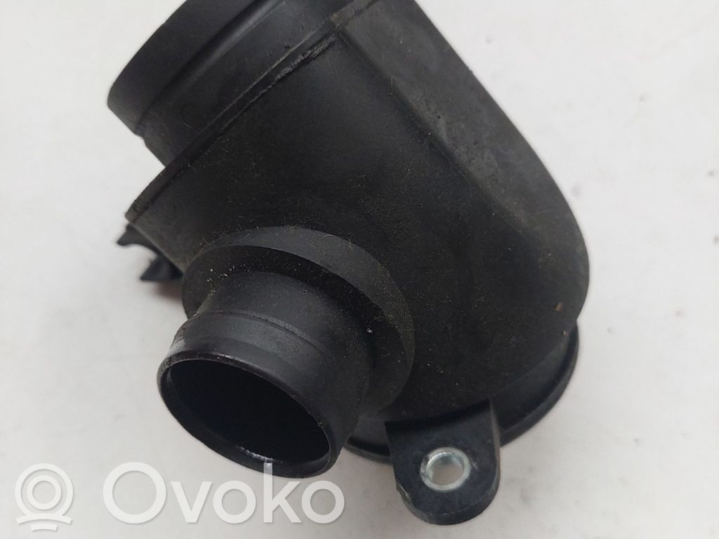 Audi A4 S4 B8 8K Turboahtimen ilmanoton letku 