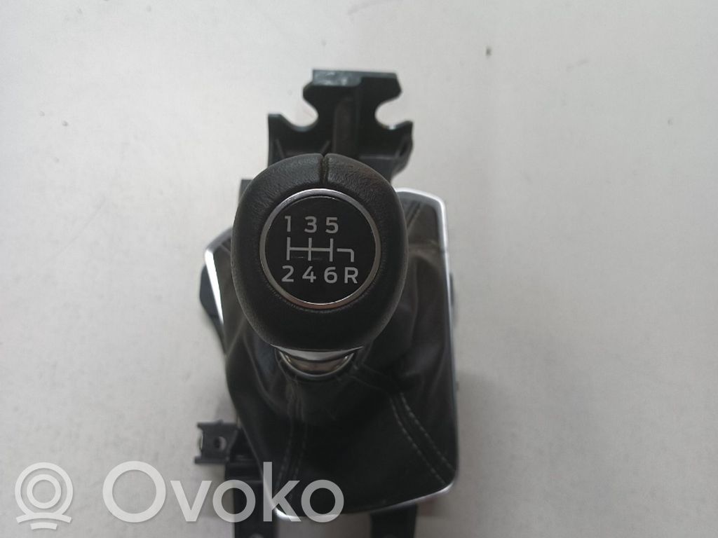 Ford Focus Gear shifter/selector 