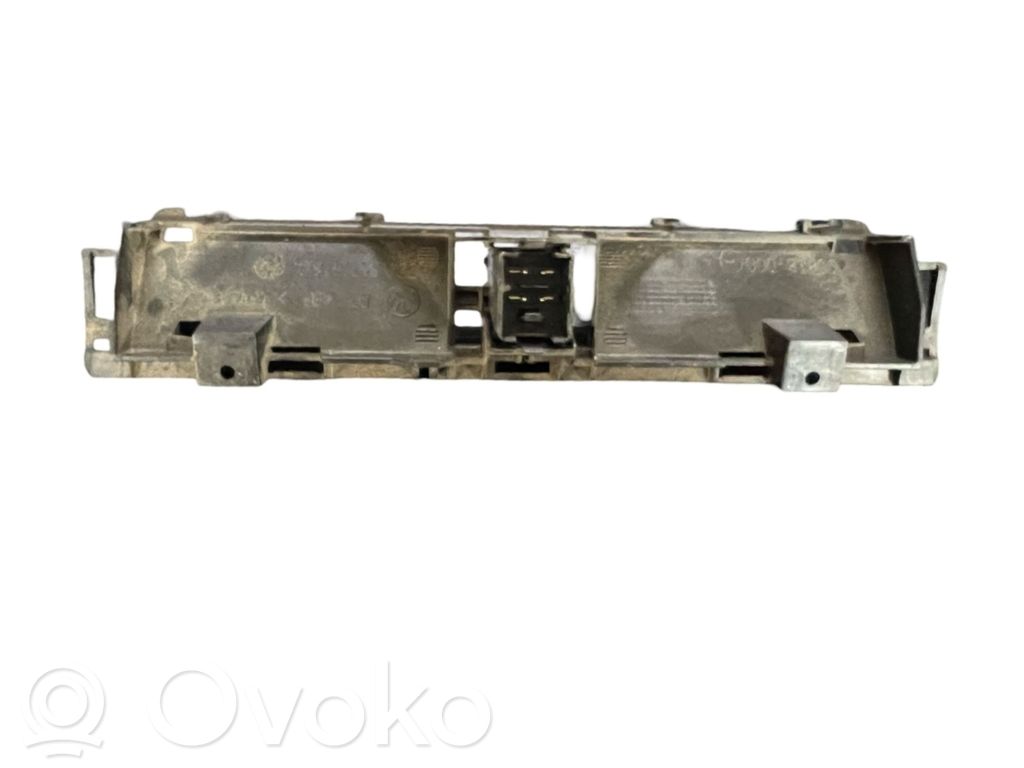 Volkswagen PASSAT B6 Comutator lumini pericol 