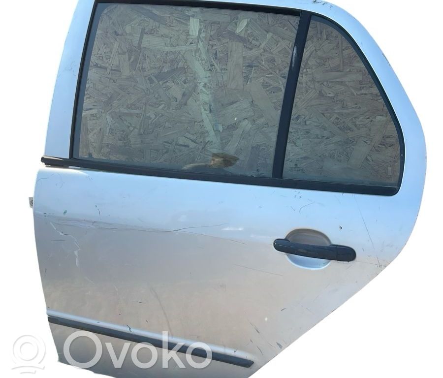 Skoda Fabia Mk1 (6Y) Puerta trasera 