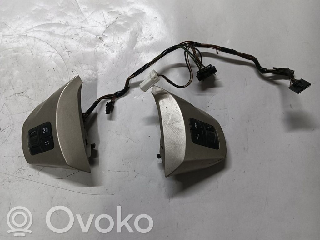 Opel Corsa D Pulsanti/interruttori sul volante 