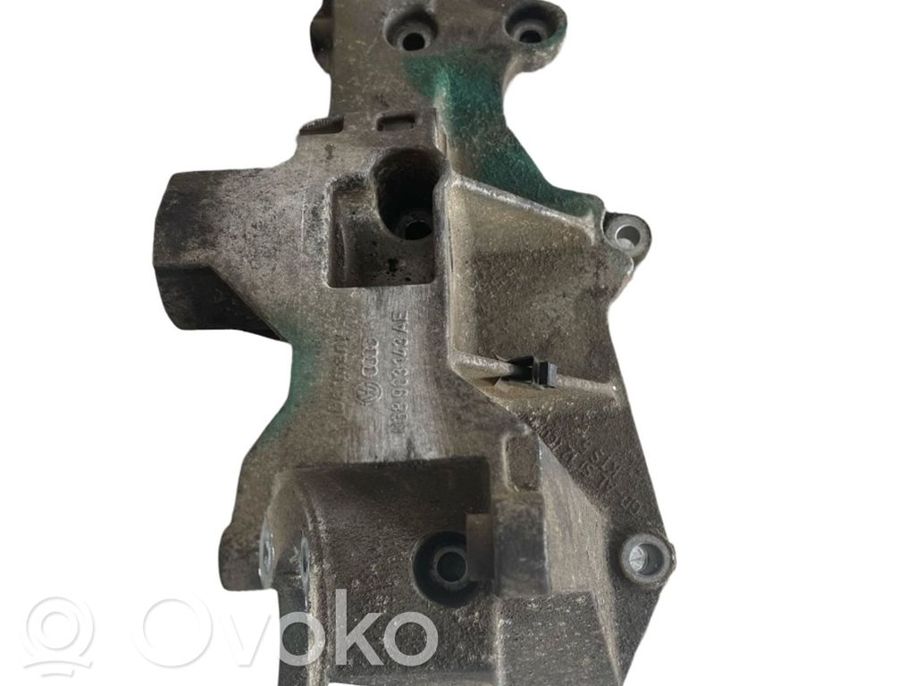 Volkswagen PASSAT B3 Generator/alternator bracket 