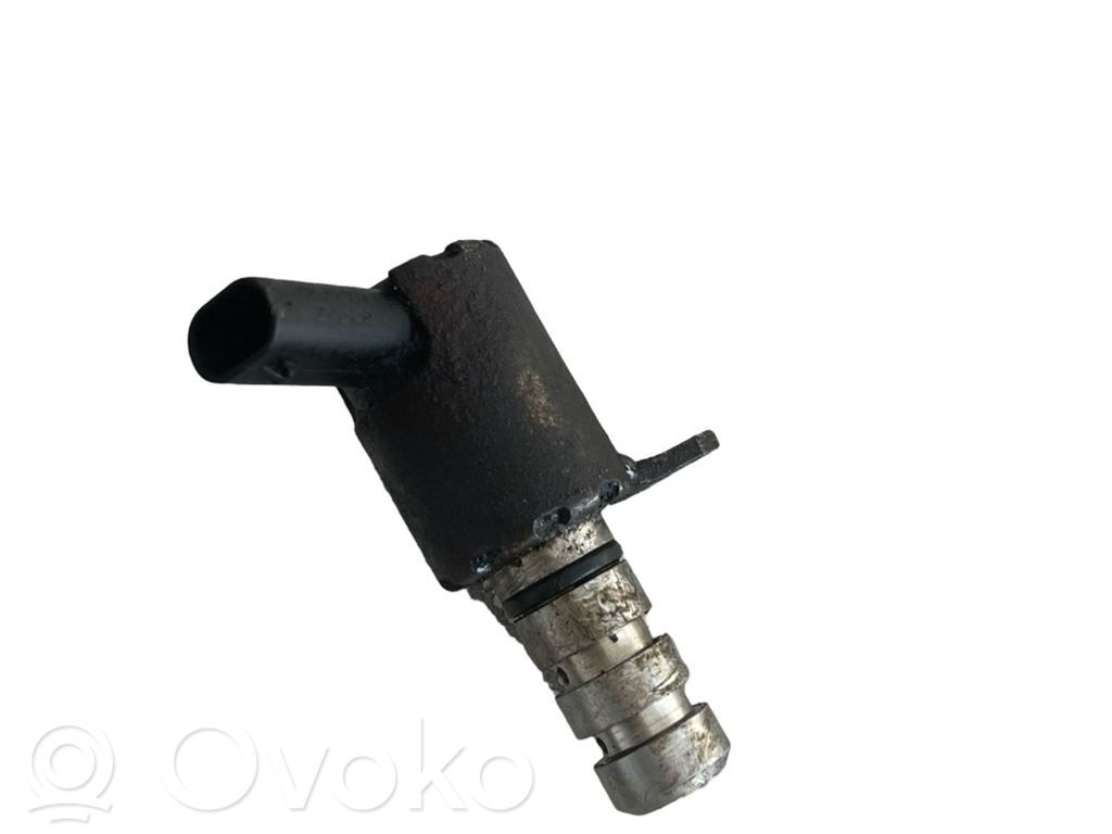 Oil pressure sensor   06H115243F