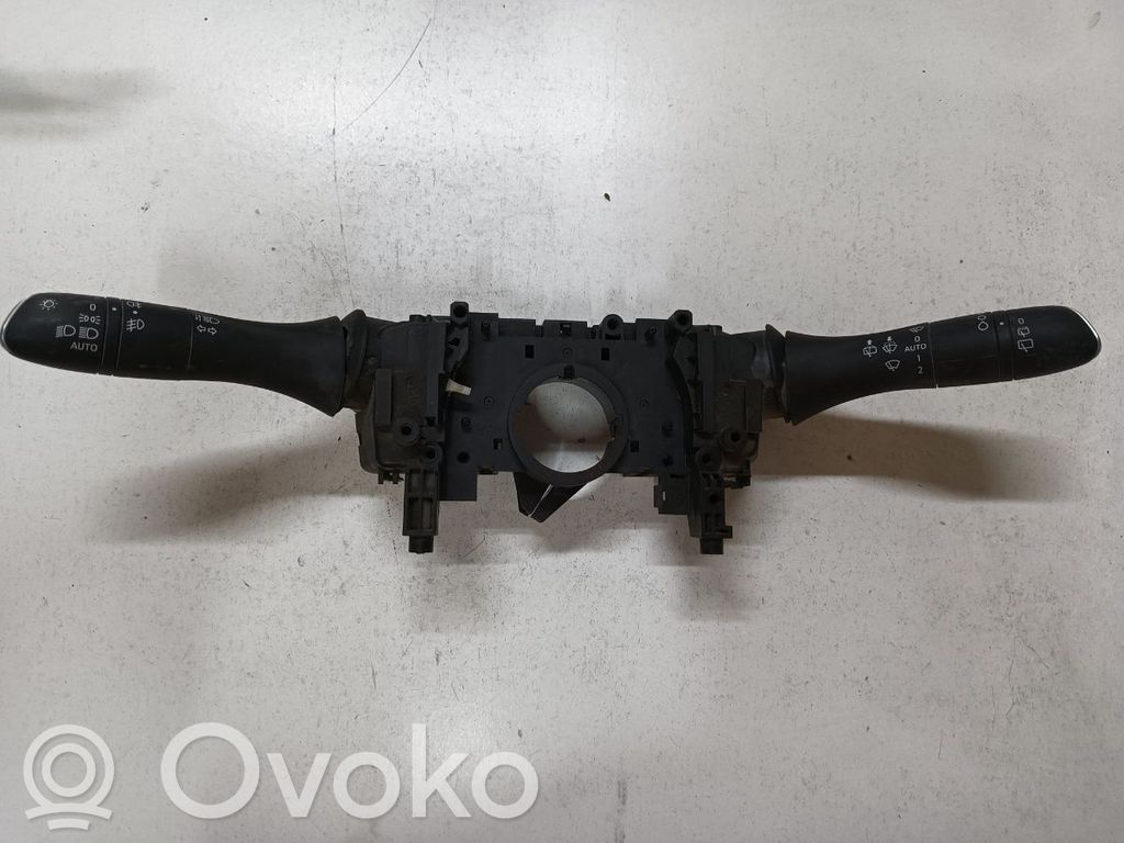 Renault Koleos II Interruptor/palanca de limpiador de luz de giro 