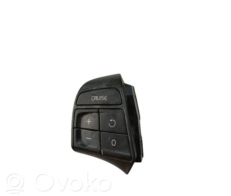 Volvo V50 Steering wheel buttons/switches 