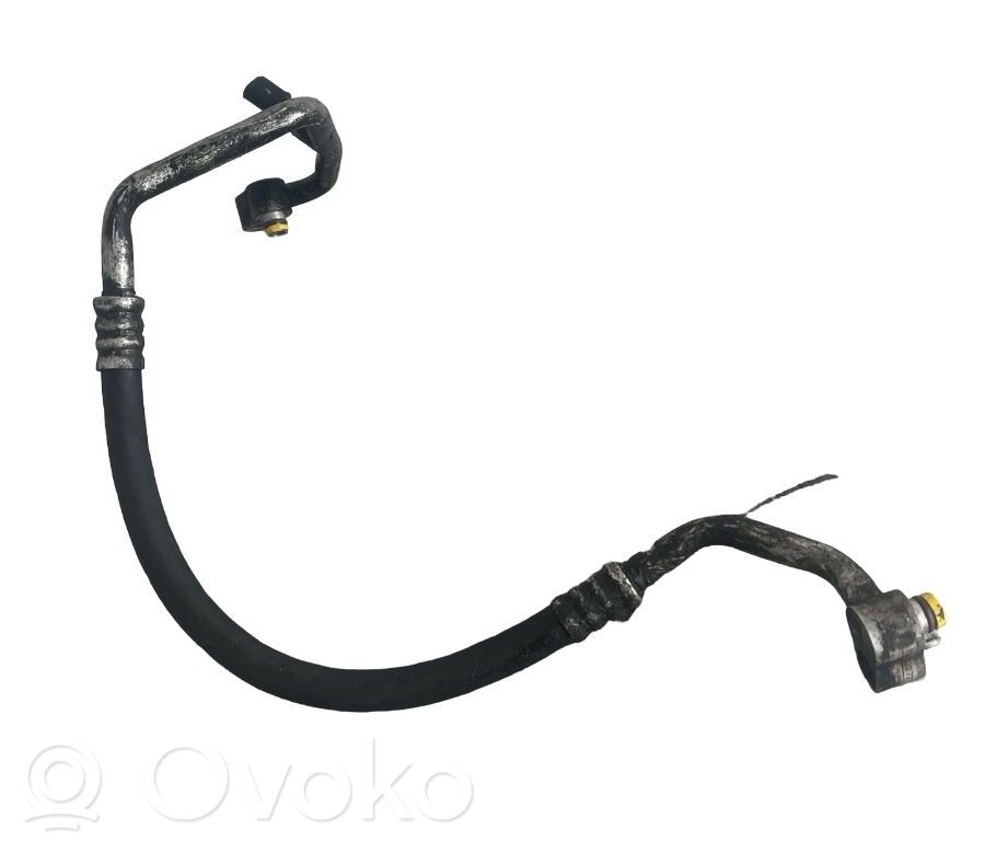 Volkswagen Touareg I Ilmastointilaitteen putki (A/C) 