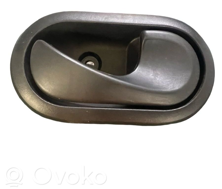 Manecilla interna puerta delantera   0509701