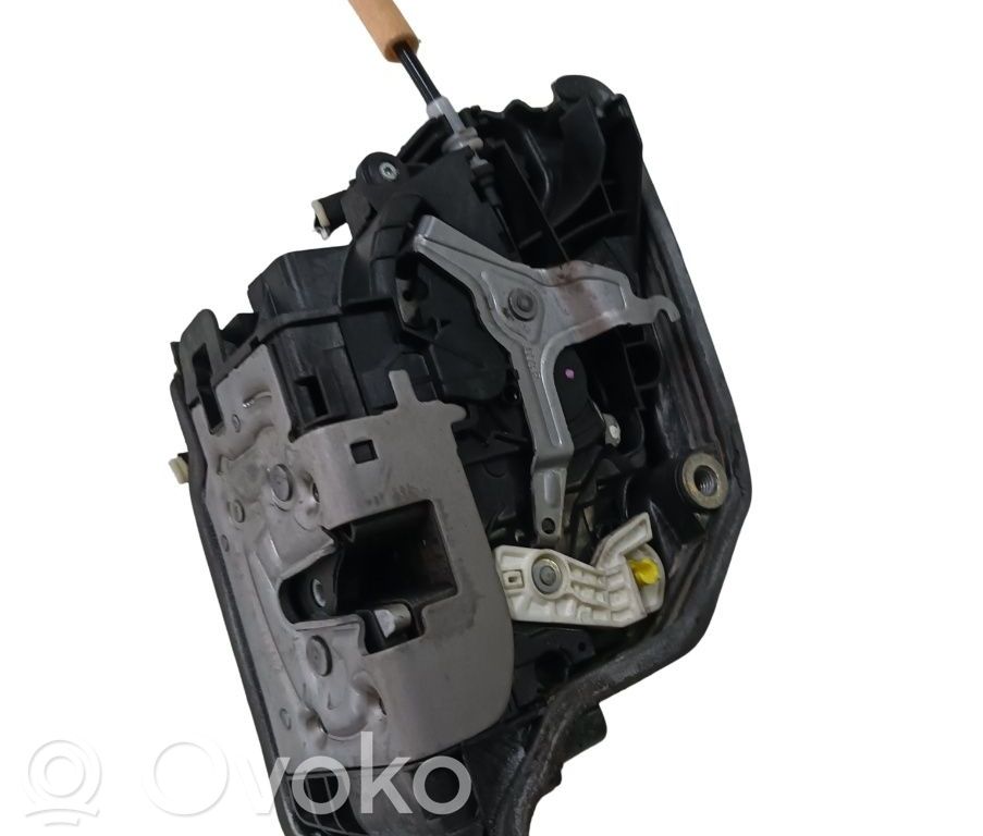 BMW 5 G30 G31 G38 Zamek drzwi przednich 
