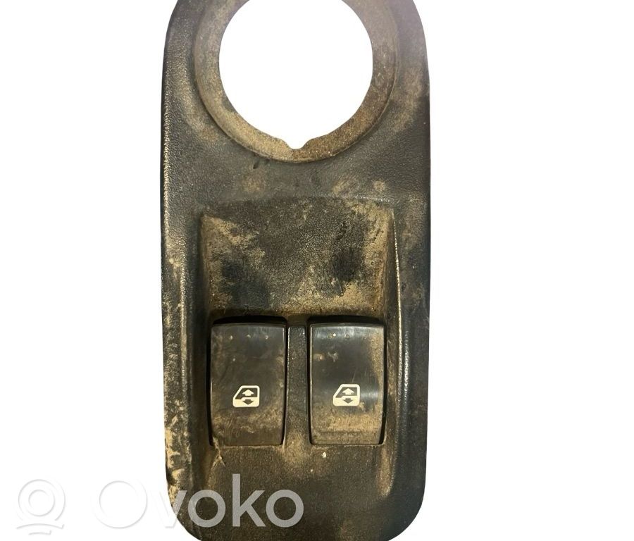 Electric window control switch   8200206602
