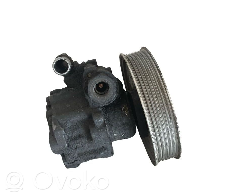 Ohjaustehostimen pumppu   4F0145155A