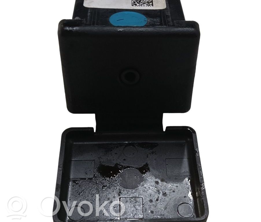 USB-pistokeliitin   13339485