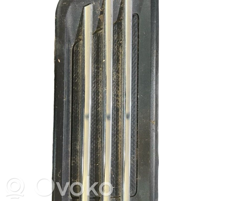 Lokasuojan päätylista   55157165AC