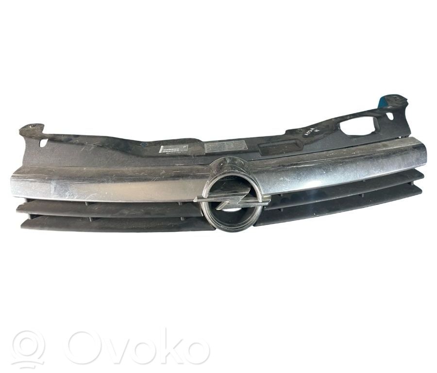 Front grill   13154225