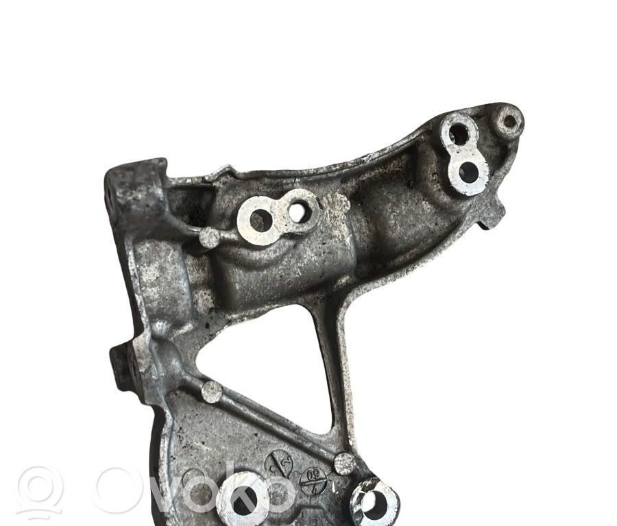 Ford Fiesta Suport generator/alternator 
