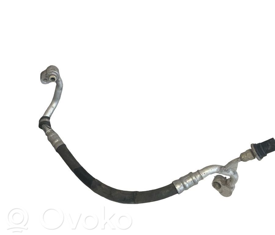 Volkswagen Golf V Ilmastointilaitteen putki (A/C) 