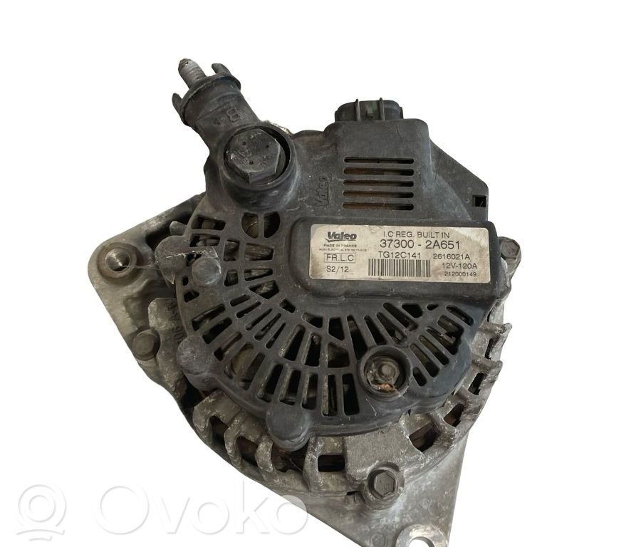 Alternador   373002A651