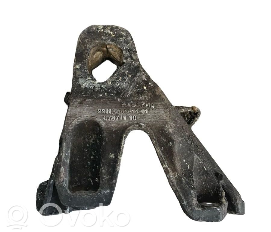 Soporte de montaje del motor   67871110